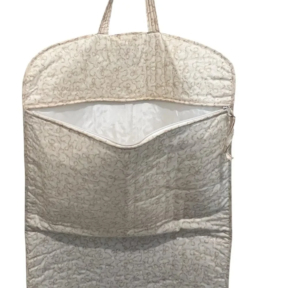 Bags & Baggage Full Zip Ladies Garment Travel Bag Ribbon Print Cream Cottagecore